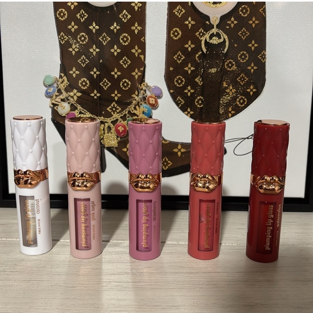 Plumping lip gloss